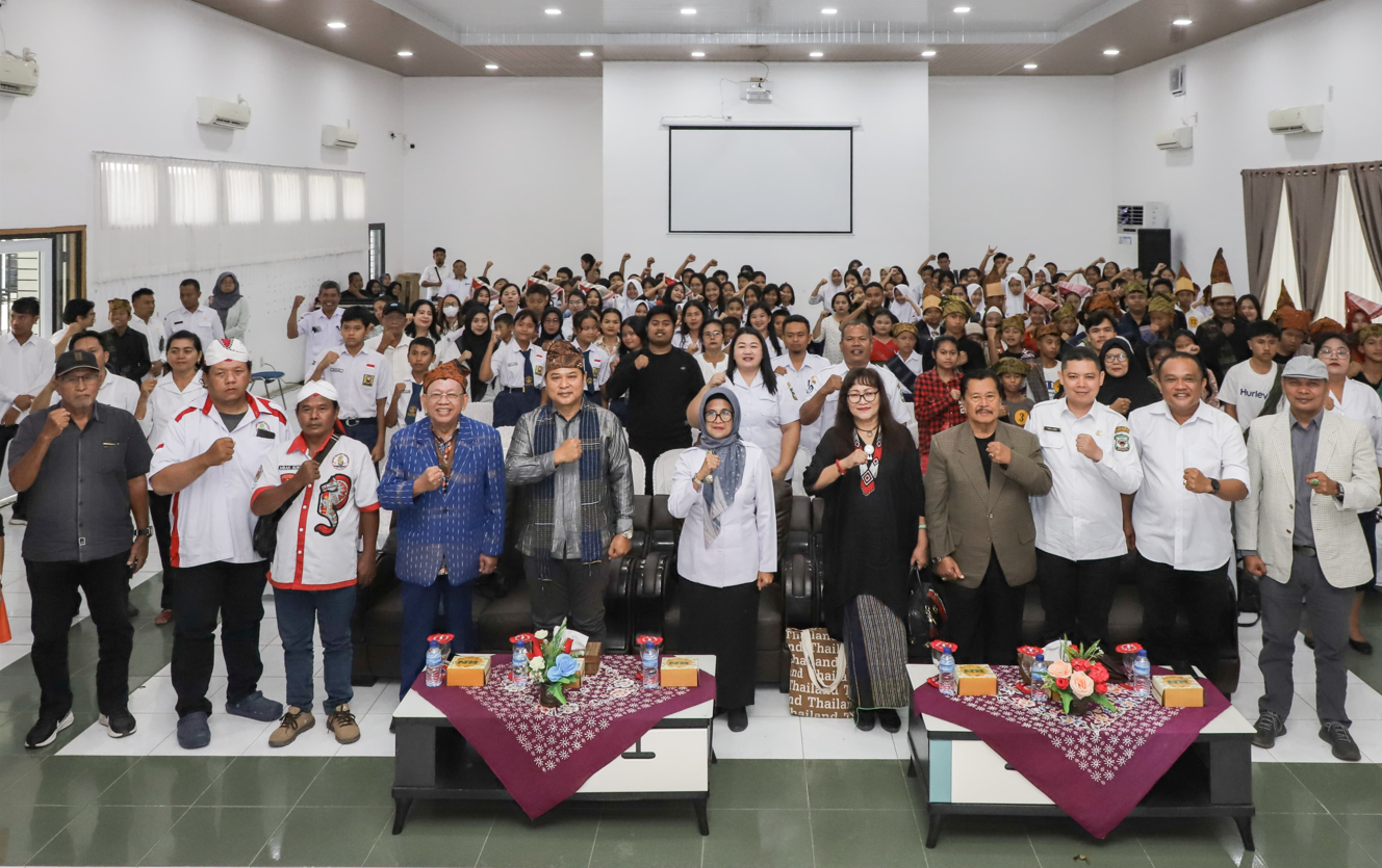 Kadisdik Dampingi Wali Kota Pematangsiantar Membuka Festival Perlombaan Taur - Taur Tingkat SMP 2024